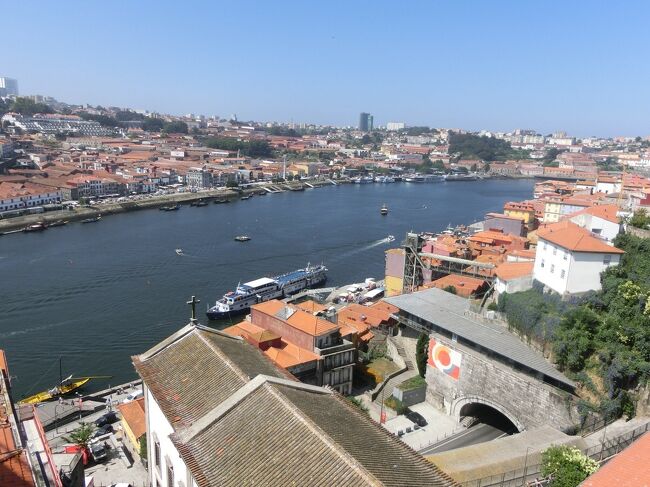 翌日です。<br />またドンルイス橋の上から。