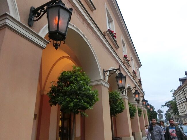 邸宅を使ったホテルです。