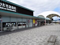 道の駅「ひたちおおた」に到着したのは13時過ぎでしたが昼食もこちらで済ませました。イベント広場のドーム型屋根が特徴です。