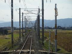 それにしても、前面ガラスの汚れ具合ったら^^;
東海道線のJR東海区間も相当なもんですが。