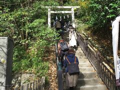 NHKの大河ドラマ「鎌倉殿の13人」の影響で、墓を訪れる人が多いこと！
団体客ともすれ違いました。