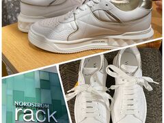 続いてワイキキのRACKへ。今日は靴のお値段チェック、友人がヴァレンティノのスニーカーをゲット。定価は998、RACKで249.97
上段はヴァレンティノショップの物。