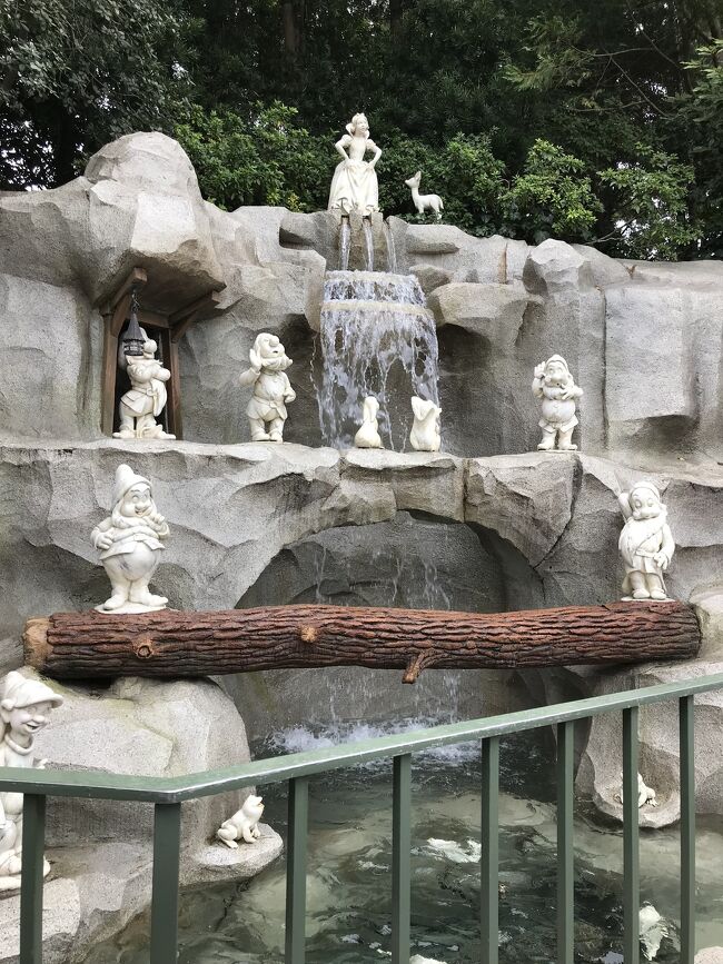 白雪姫の曲の流れる泉