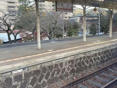 下呂駅AM9:00。あと1時間です。単線なので結構特急の追い抜きや行き違いで長時間停車がありました。