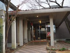 今回の旅の一番の目的である(らしい)北斎館

小布施駅から徒歩10分強。

https://hokusai-kan.com/