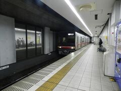 「市政資料館」の最寄り駅は名鉄瀬戸線・東大手駅だったので、名鉄で栄町まで一駅乗りました。
名鉄に乗るのなんて、何年ぶりだろう…？