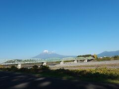こちらは東海道本線と富士山です。