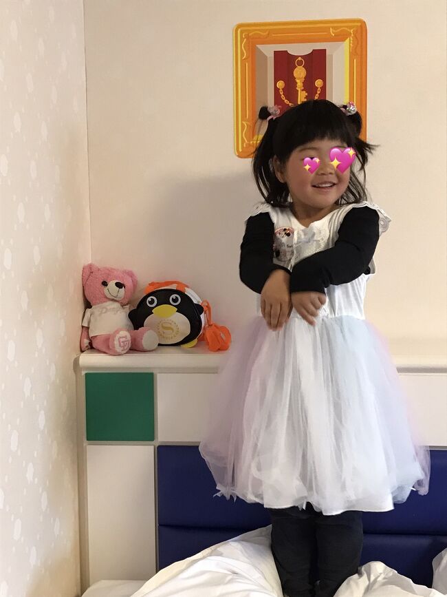 ドレスに着替えて、出発です。もうすぐ誕生日を迎えるリノリーノは、ランドでみんなに、こえをかけてもらい、おめでとう❗️と言われうれしそうでした