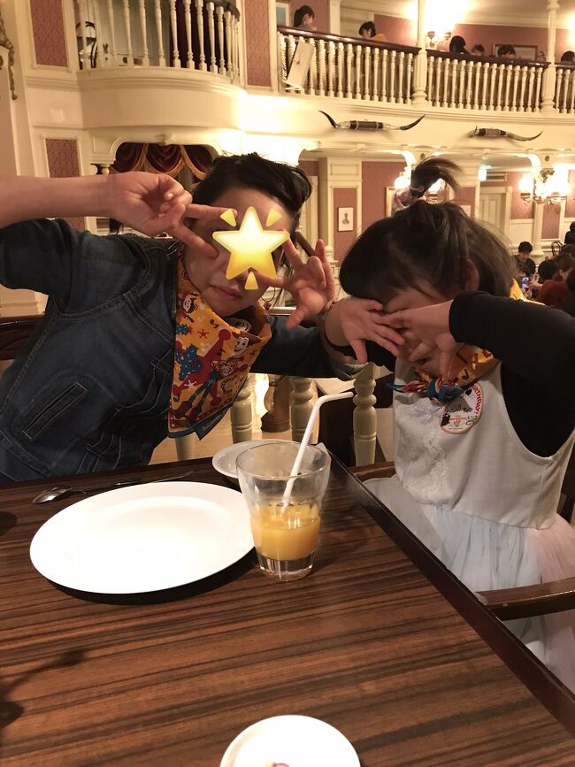 スカーフもいただき、気分はアゲアゲ。食事のあじは？楽しければいいよー。