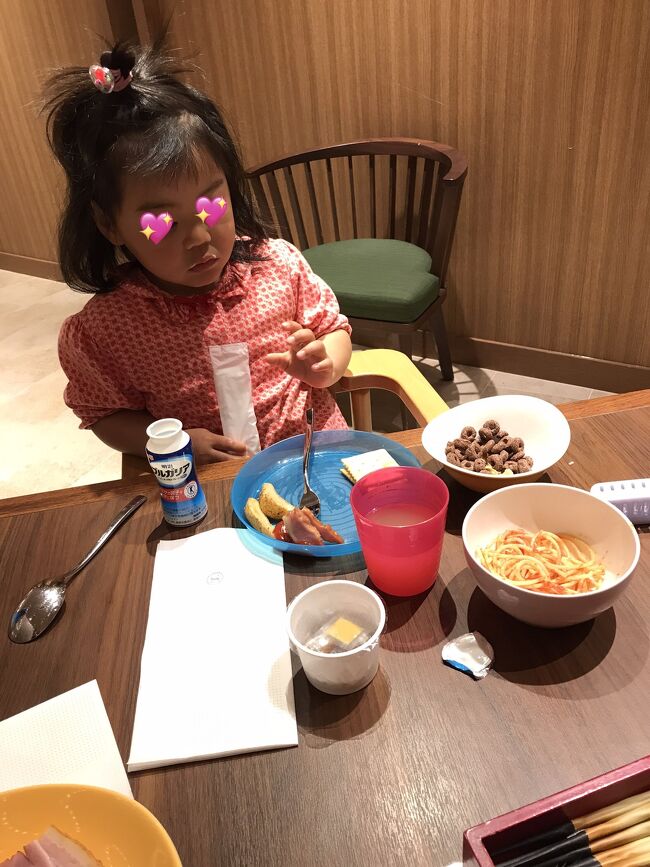 朝食は、バイキングでしたが、品数も多く迷います？今日は、栄養バランスなど気にせず、欲しいものを選びます