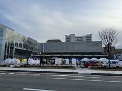 千秋公園の反対側には「エリアなかいち」があります。