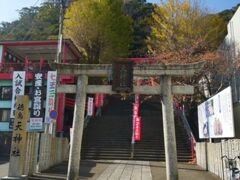 左側にある徳島天神社に寄ります。