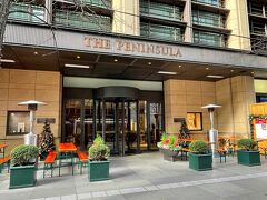 東京・有楽町『The Peninsula Tokyo』1F

『ザ・ペニンシュラ東京』の丸の内仲通りエントランスにある
Xmasツリーの写真。

こちらもご覧ください↓

<有楽町のティファニーブルーなカフェ【THE BLUE】高級中華
【日本橋紫苑】で上海蟹『六本木ヒルズ』のXmasイルミ
『グランドハイアット東京』鉄板焼【けやき坂】
イタリアン【ノック】六本木ヒルズ店★イタリアン【ナプレ】
東京ミッドタウン店【SUSHI TOKYO TEN、六本木】で絶品鮨★
カフェ【キニール】東京ミッドタウン店>

https://4travel.jp/travelogue/11790035