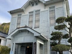 昭和4年築の竹原町立図書館を民俗資料館として活用しています。