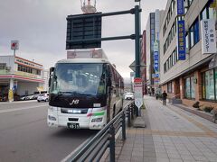 ★12:20
小樽駅前のバスターミナルに到着。この後は今宵の宿がある「祝津」へ移動します。
