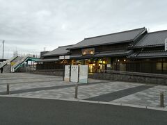 佐原駅でスタンプ押して（駅員さんに言うと出してくれます）集合場所のホテルへ。
この日は朝から昼までマラソン大会があったようで、駅前にマラソンの係員の方が残っていました。