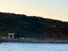 雄島橋

11月10日（木）　　

雄島橋の傍らに見える大湊神社の石造りの鳥居

