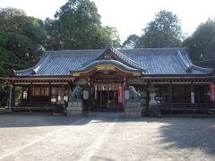 慈眼院の隣に日根神社