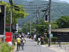 湯の坪街道が見えてきました。