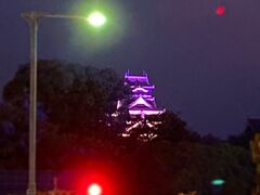 遠くに熊本城が。この直後ライトアップの照明が終わり。ほんの少しだけど見れて良かった。そして福岡へ。