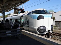 　11時48分発の新大阪行、くろしお16号は「パンダくろしお」でした。