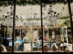 １階のThe Shop N.Y.LOUNGE BOUTIQUEはキラキラですね～