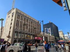 エキスポラインを7th駅でレッドラインに乗り換え、ハリウッドに到着～！！
Hollywood Blvd～！！
El Capitan Theatre～！！
お久しぶり～！！
あまりに嬉しすぎて、これは夢ではなかろうか・・・と思ってしまいます。
