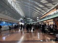 師走の羽田、以前の様な人出にはまだ戻らず