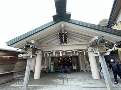 二見興玉神社に到着。ラッキーな事に近い駐車場に停められました。