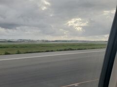 無事に那覇空港に着陸～
天気がなぁ。雨女すぎて泣きそうなんですけど。
