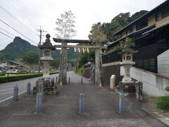 さてお次は近くの武雄神社へ。