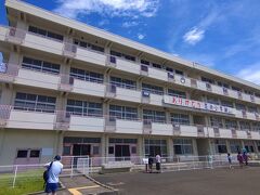 海岸へ向かい、震災遺構の荒浜小学校へ。