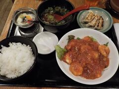 大好きなエビチリセットにしました。いまいち残念。餃子は美味しかったです。
ホテルに荷物を預けるときに、先に地域クーポンをいただけたので、２枚使うことが出来たので、支払い現金は０円でした。