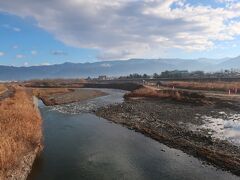 笛吹川を渡る
