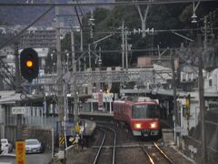　次は犬山遊園駅停車、かつてモノレールが接続していた駅です。