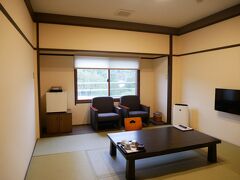 部屋は普通の8畳の和室。