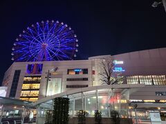 空港バスで鹿児島中央駅まで。
駅の上に観覧車があるんですね。