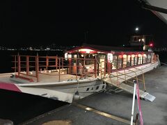 夕飯を済ませ宮島へ。予約してあったナイトクルーズは21時15分発の最終便。