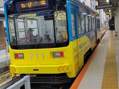 【阪堺電車】

チンチン電車、やっぱり好きです。

一両でゆっくりガタゴト揺れながら走る電車。

ここ恵美須町駅から北天下茶屋まで乗車。

前に乗った時には電子マネー（Suica）は使えなかったけど、
今は使えるようになっていた。
一律運賃だけど
乗車時にタッチするようになっていたという事は、
後々距離制にするのかな？
って思っちゃいました。
