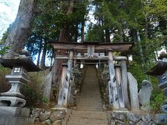 湯沢神社。