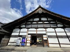 ホテルから歩いてきました。開基は源頼家なんですね。