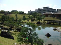 鼠多門をくぐり、玉泉院丸庭園へ。