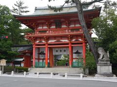 【今宮神社】
市バスで移動し、今宮神社へ。
994年に京で流行った疫病除けのために創祀。

あぶり餅を食べたかったのですが、「一文字屋和輔」「かざりや」ともにお休みでした。