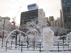 この季節は札幌もイルミネーション・イベントを開催中です、

「さっぽろホワイトイルミネーション」は大通公園を中心に繰り広げられる幻想的な風物詩ですが、昼間はイルミネーションの枠しか観えません。

＊詳細は以前のクチコミでお願いします