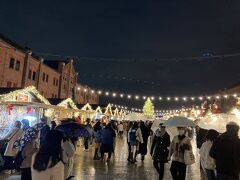クリスマスマーケットも平日は入場無料。お店も冷やかすだけだけど、なかなかセンスいい。福岡とは大違いｗ