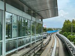 ポートタウン東駅に到着。

ポートタウン東駅は、ニュートラムの途中駅の中で最も乗降客数が多い駅。