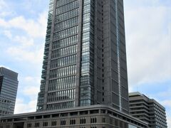 丸の内ビルディング（東京都千代田区丸の内）

丸ビルには、5階と、37階に展望フロアがあるらしい。