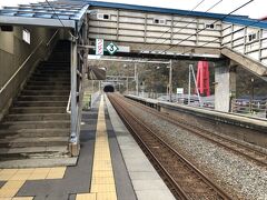 越後湯沢駅から2時間30分ほどで着きました。ここが｢日本一海に近い駅｣と言われている青海川駅です。