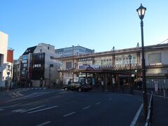 京成成田駅前を通り