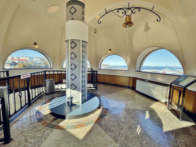 白を基調とした素敵な空間で、思った以上に高い位置にあります。<br />